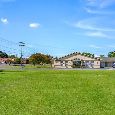 Rodeway Inn Weedsport Kültér fotó