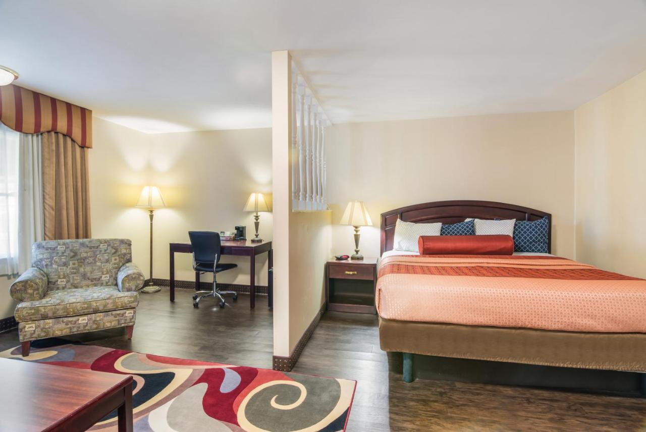 Rodeway Inn Weedsport Kültér fotó