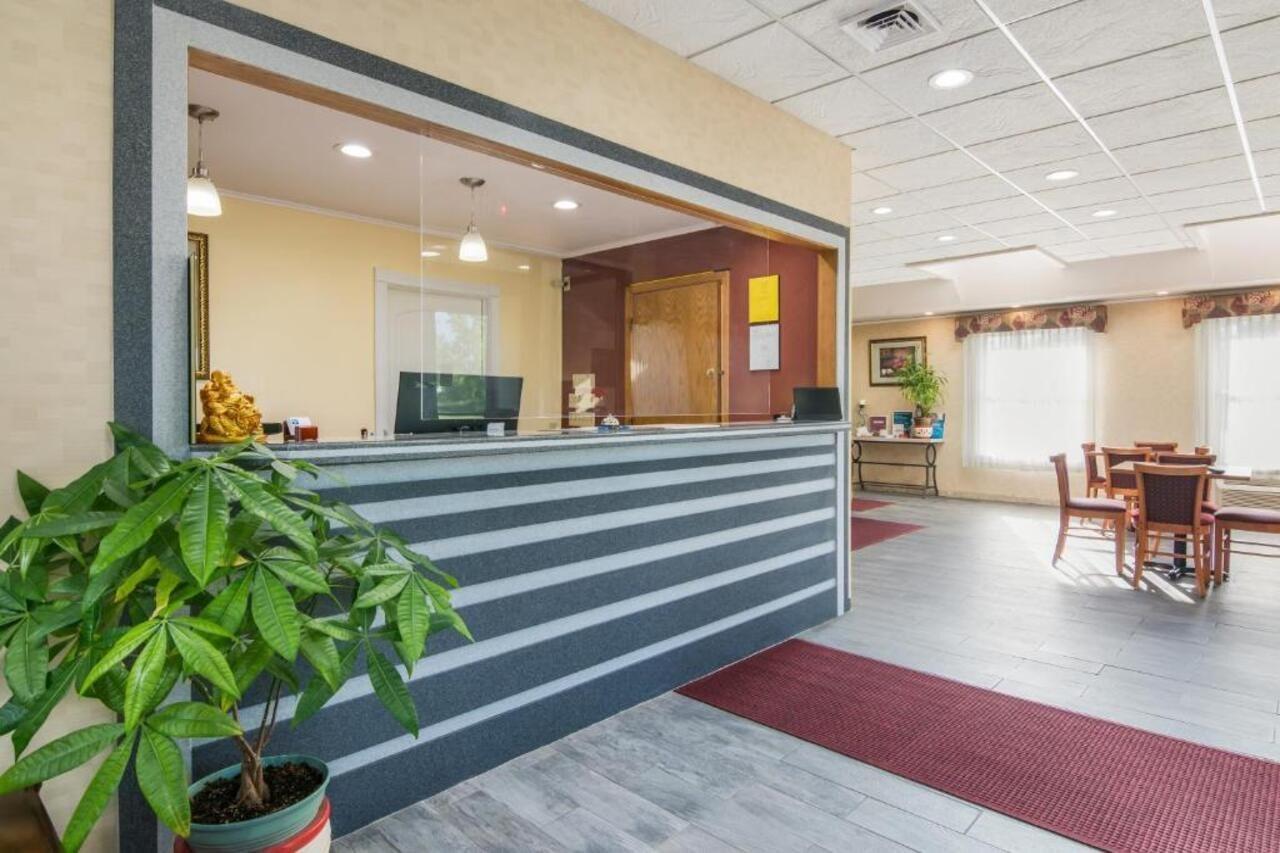 Rodeway Inn Weedsport Kültér fotó