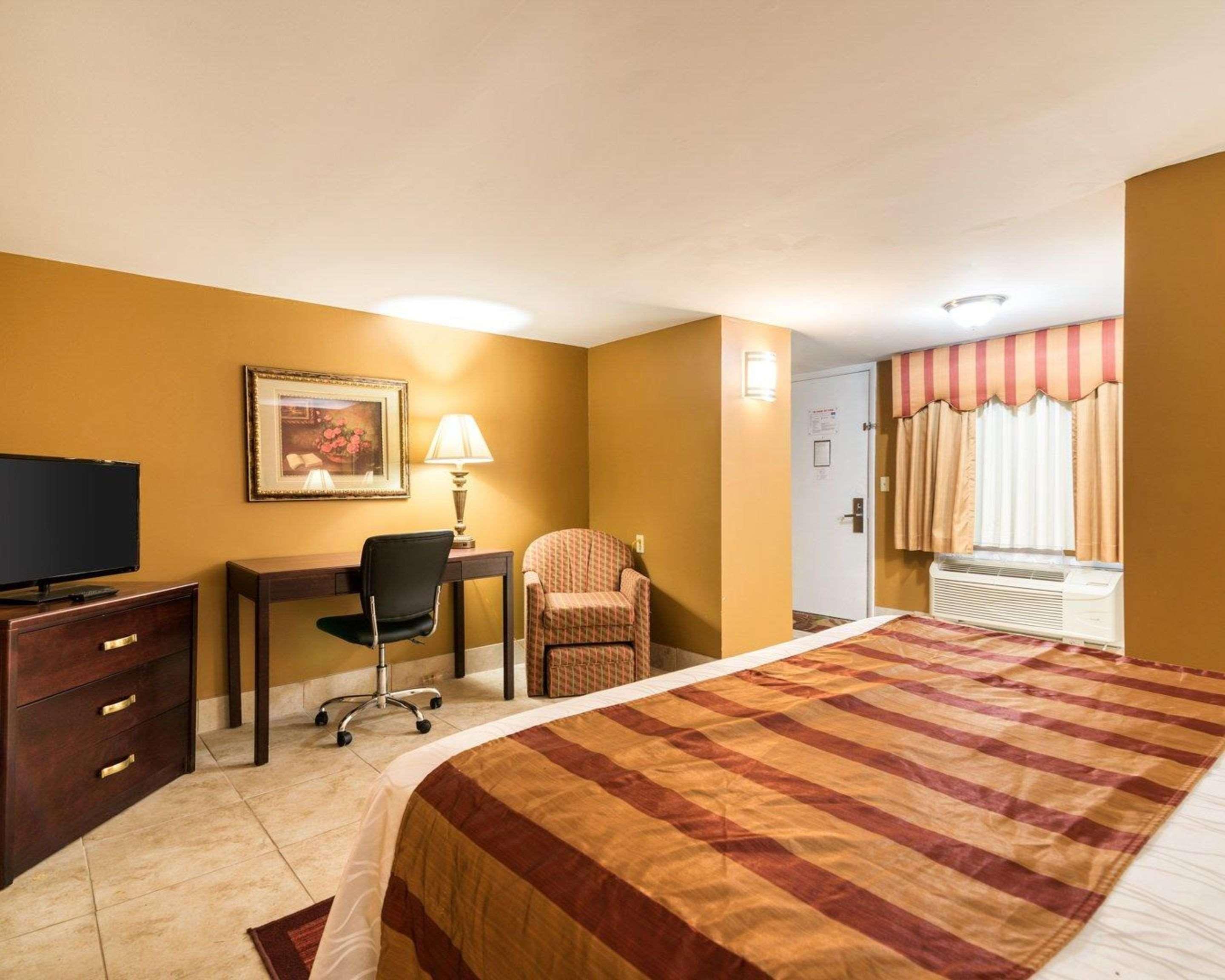 Rodeway Inn Weedsport Kültér fotó