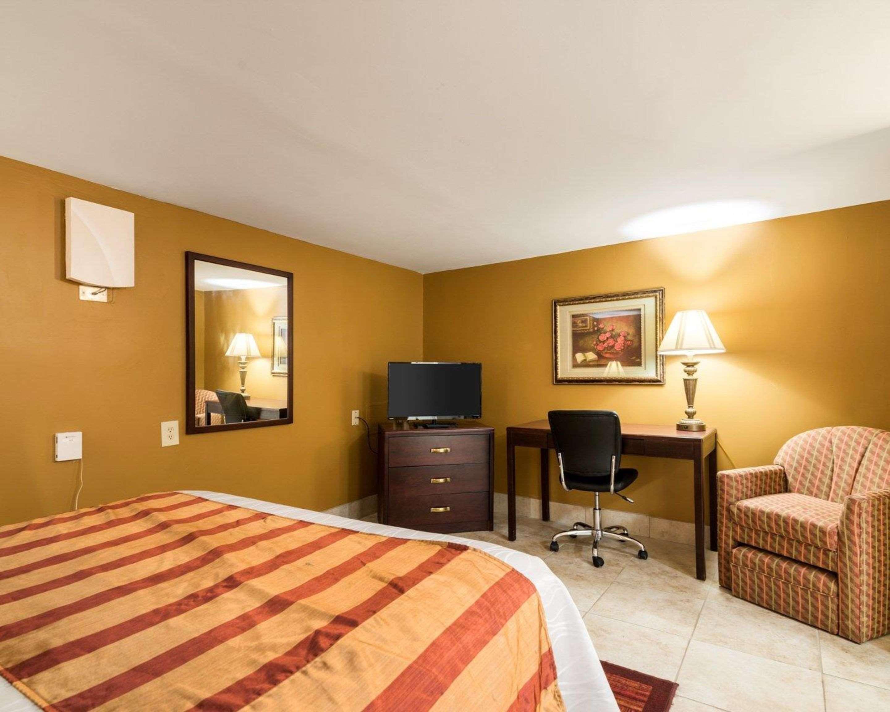 Rodeway Inn Weedsport Kültér fotó