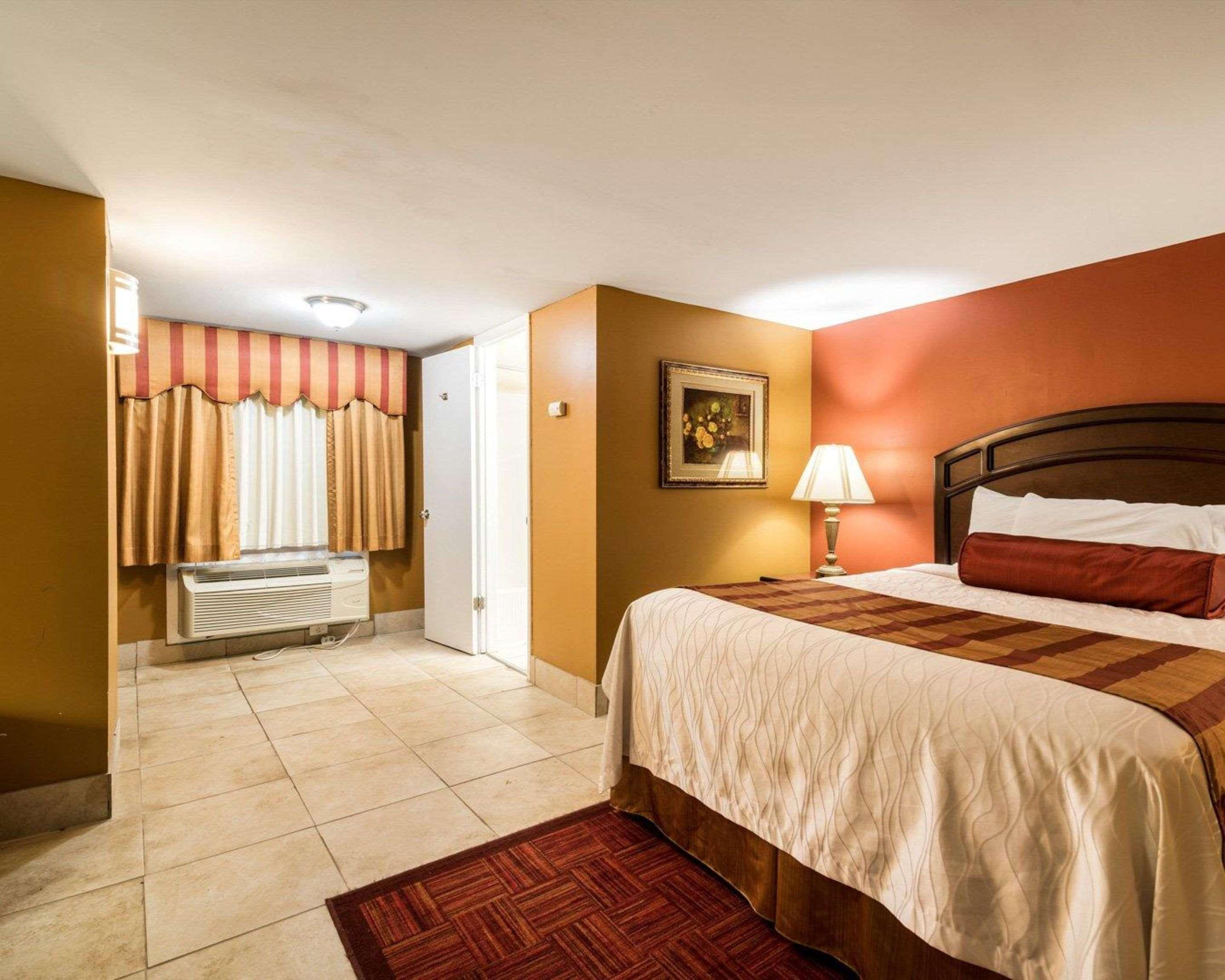 Rodeway Inn Weedsport Kültér fotó