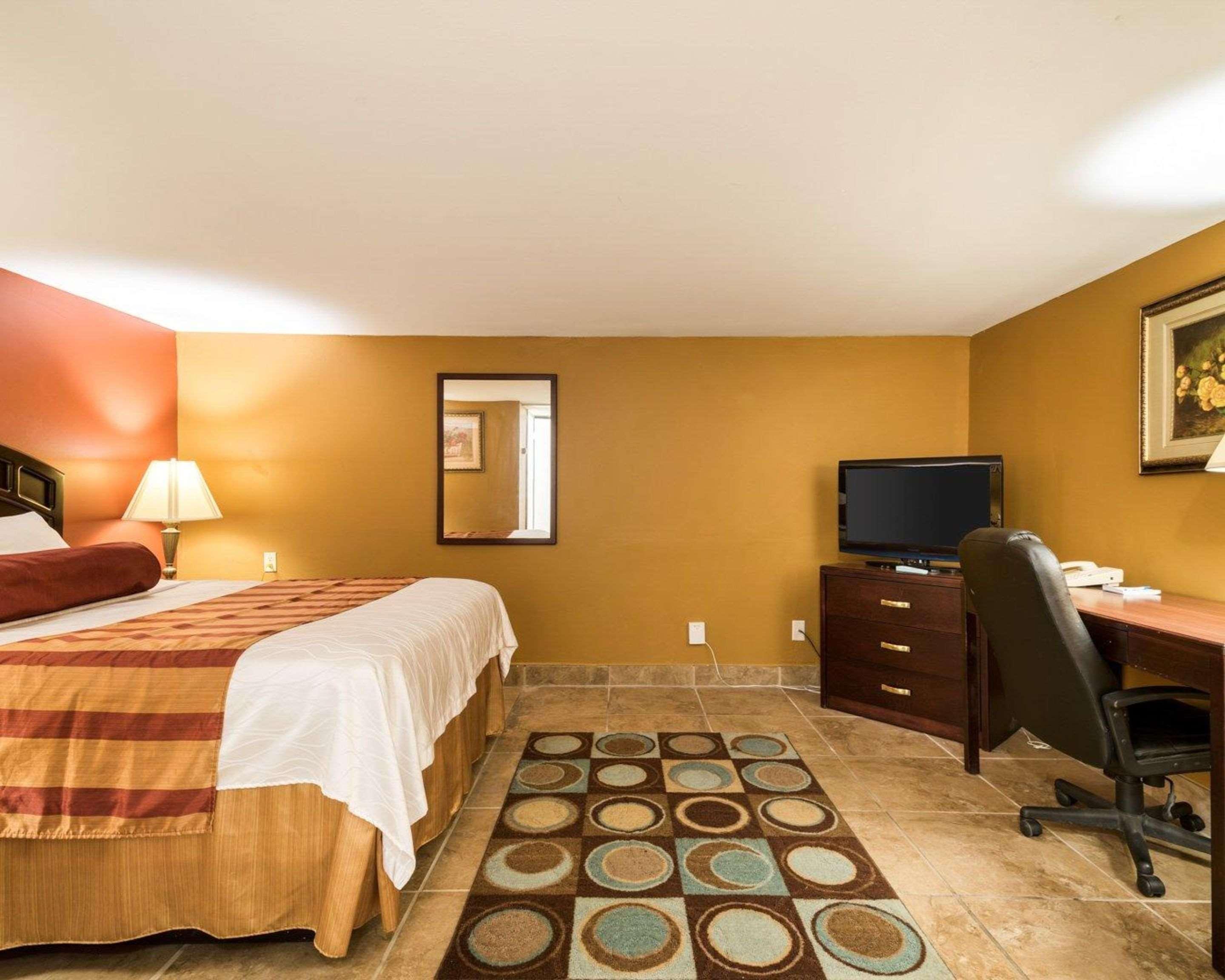 Rodeway Inn Weedsport Kültér fotó