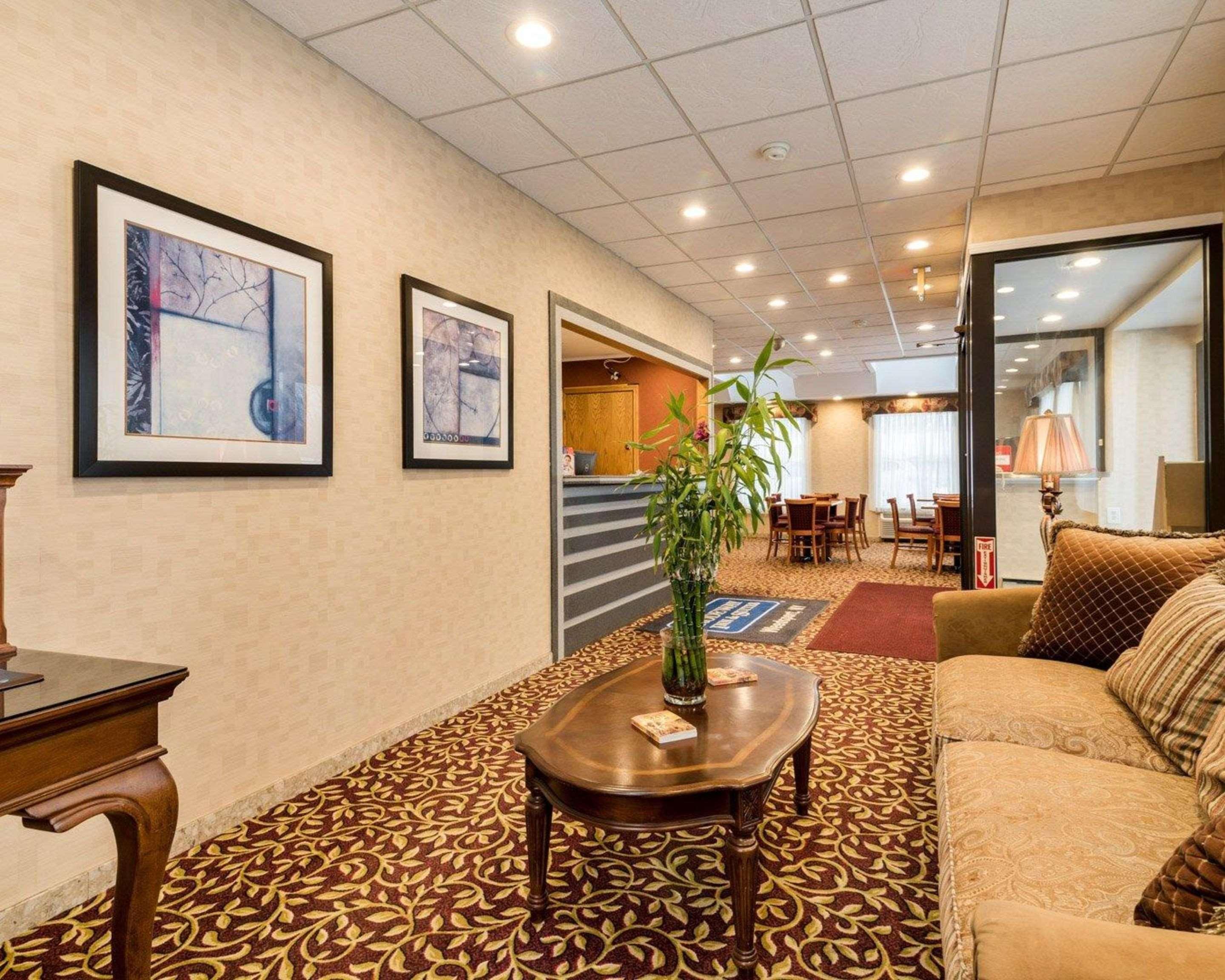 Rodeway Inn Weedsport Kültér fotó