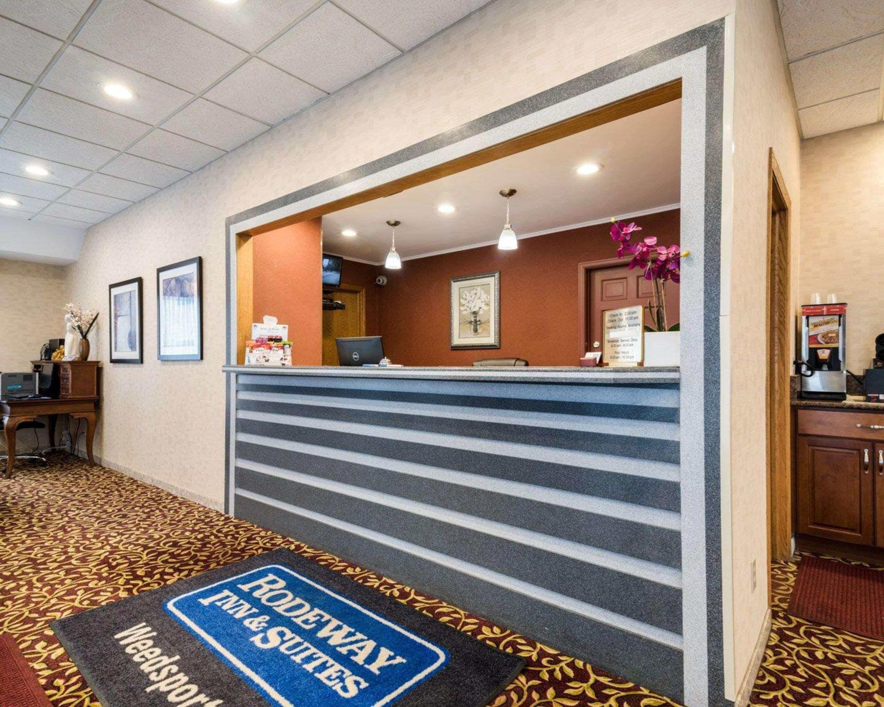 Rodeway Inn Weedsport Kültér fotó