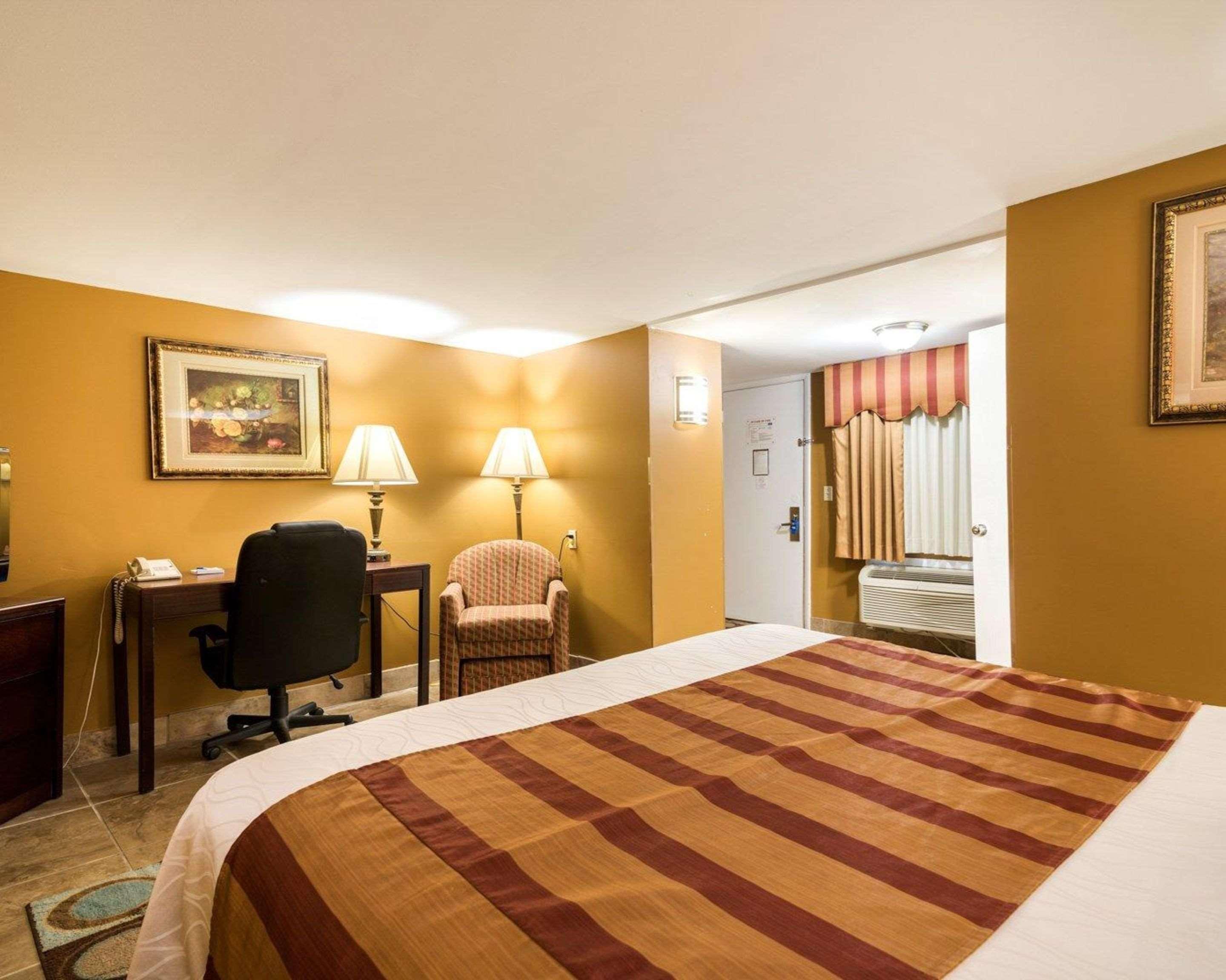 Rodeway Inn Weedsport Kültér fotó