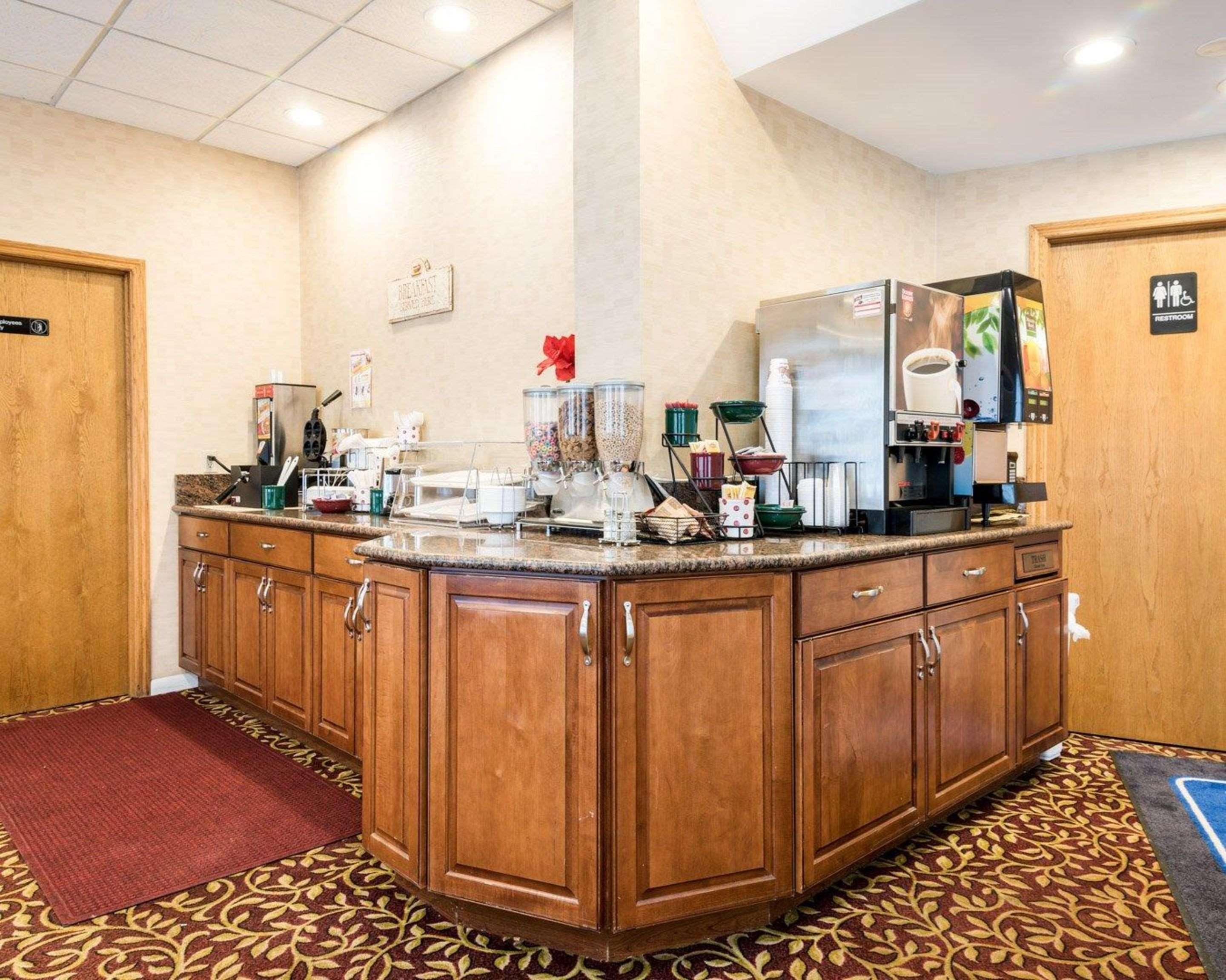 Rodeway Inn Weedsport Kültér fotó