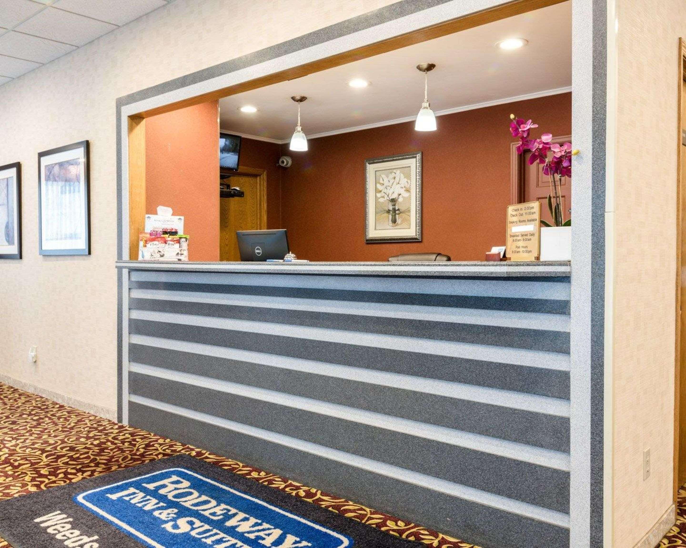 Rodeway Inn Weedsport Kültér fotó